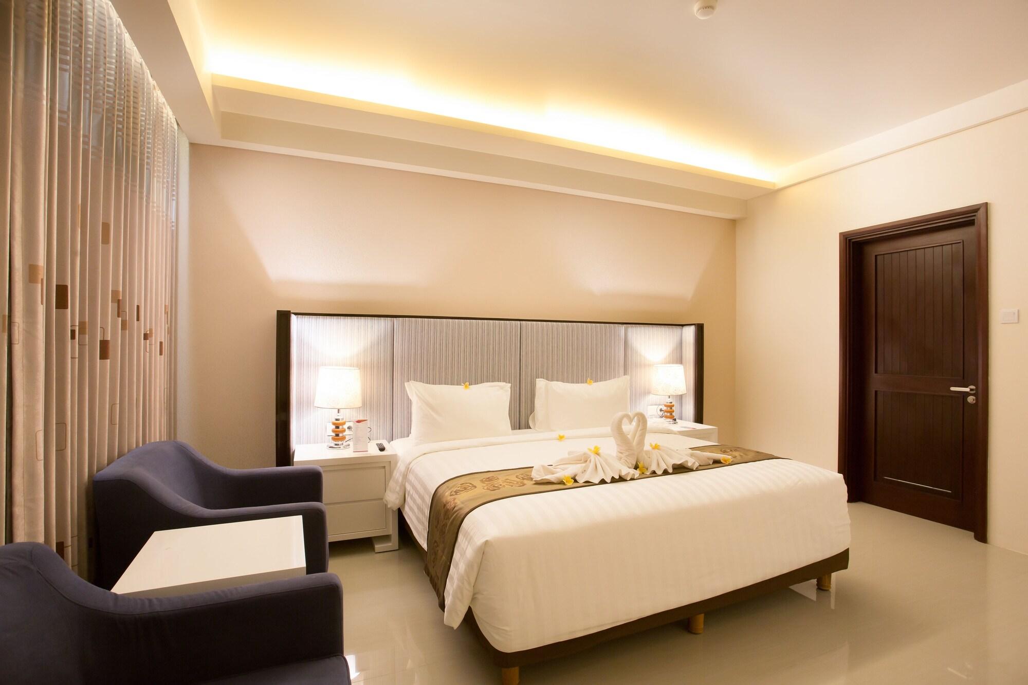 Golden Palace Hotel Lombok Матарам Екстер'єр фото