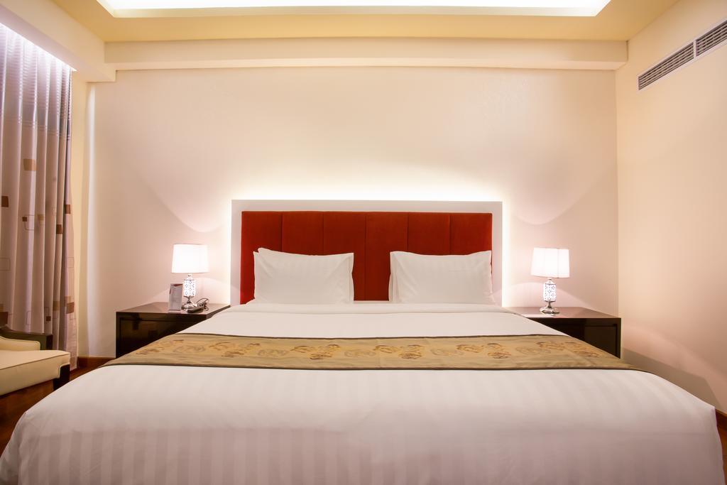 Golden Palace Hotel Lombok Матарам Номер фото